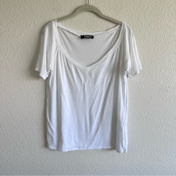 Reformation Women’s White Loose Fit V-Neck T-Shirt - Picture 1 of 13